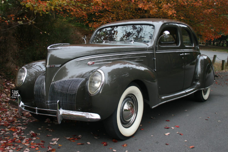 1939 Lincoln Zephyr Fordor Sedan