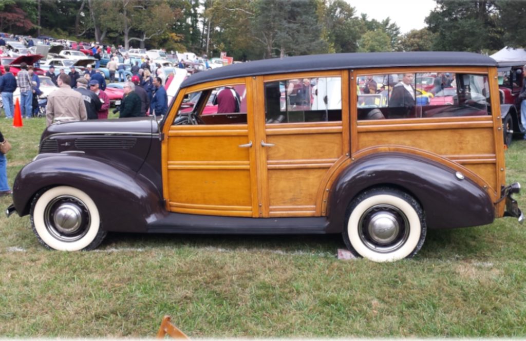 1938 Ford Deluxe Woodie