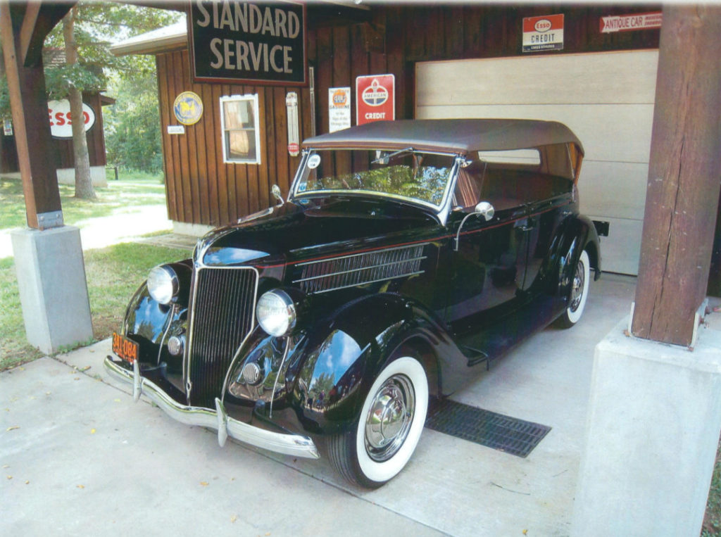 1936 Ford Deluxe Phaeton2