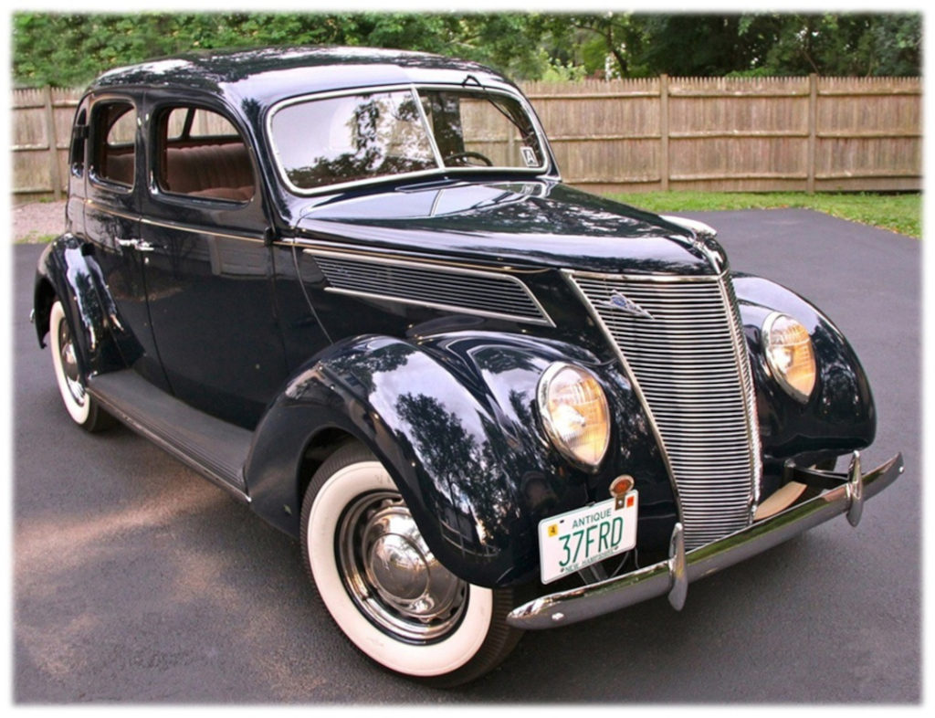 1937 Ford Deluxe Fordor Sedan